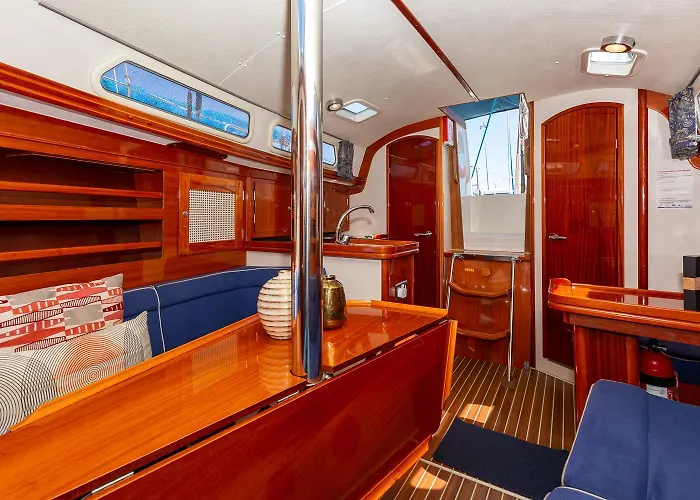 Stunning Boat 2 Bedrooms, Wc, High Ceiling Ботель